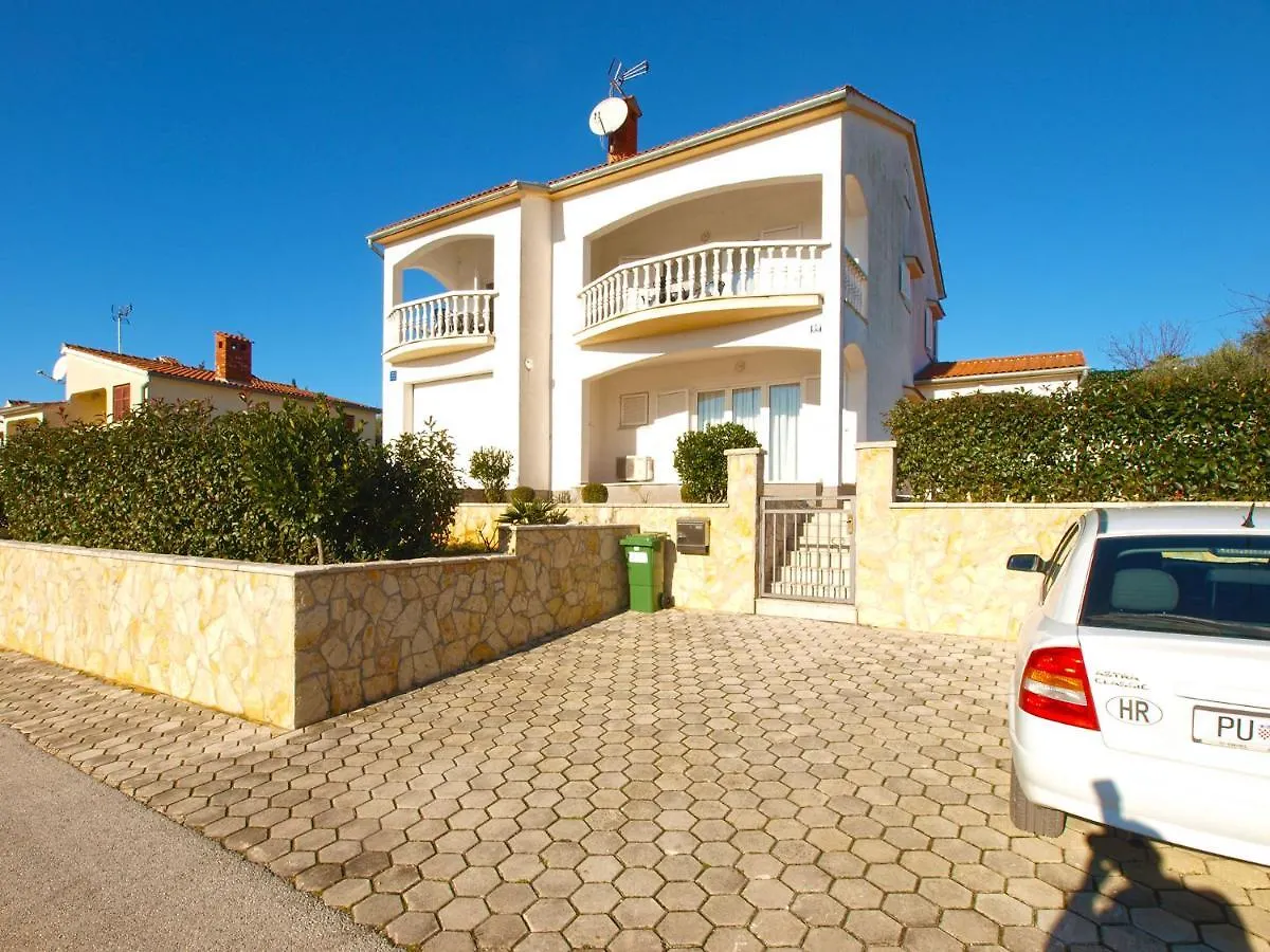 Apartments Mira 1978 Porec 0*,