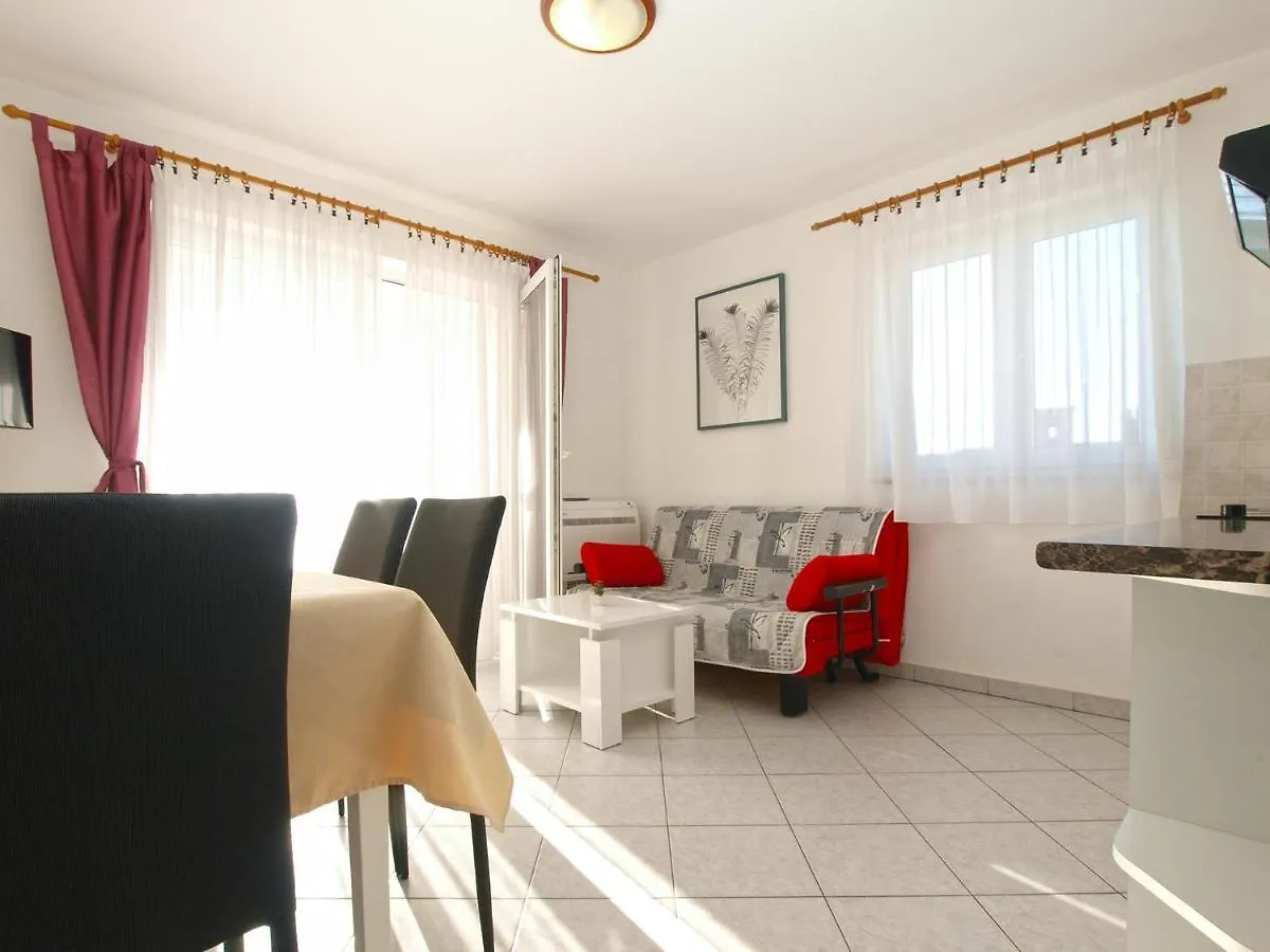 Apartments Mira 1978 Porec Croatia