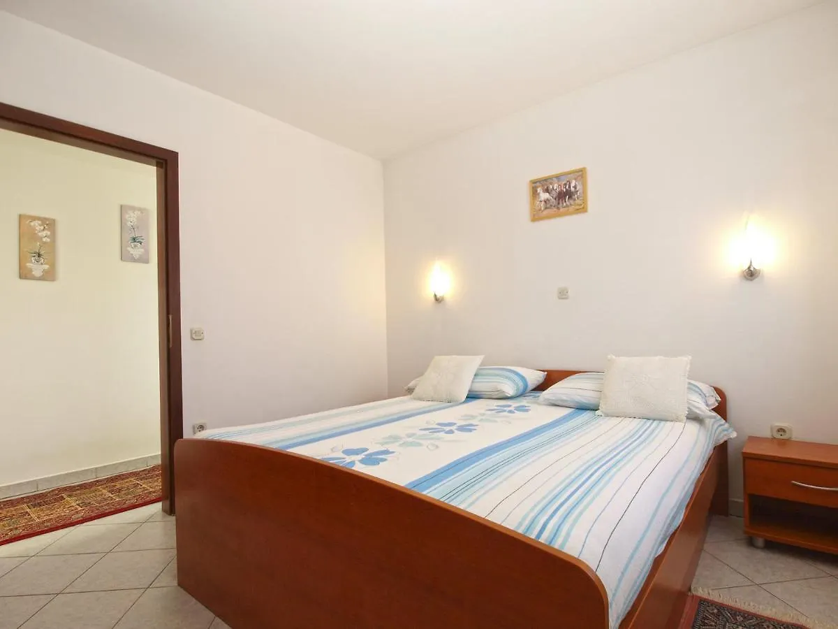 Apartments Mira 1978 Porec Croatia
