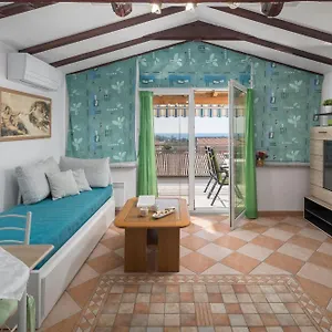 Tina Apartament